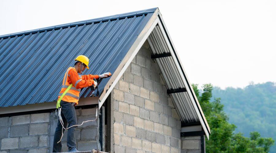 Professional gutter cleaning in Millmont, PA